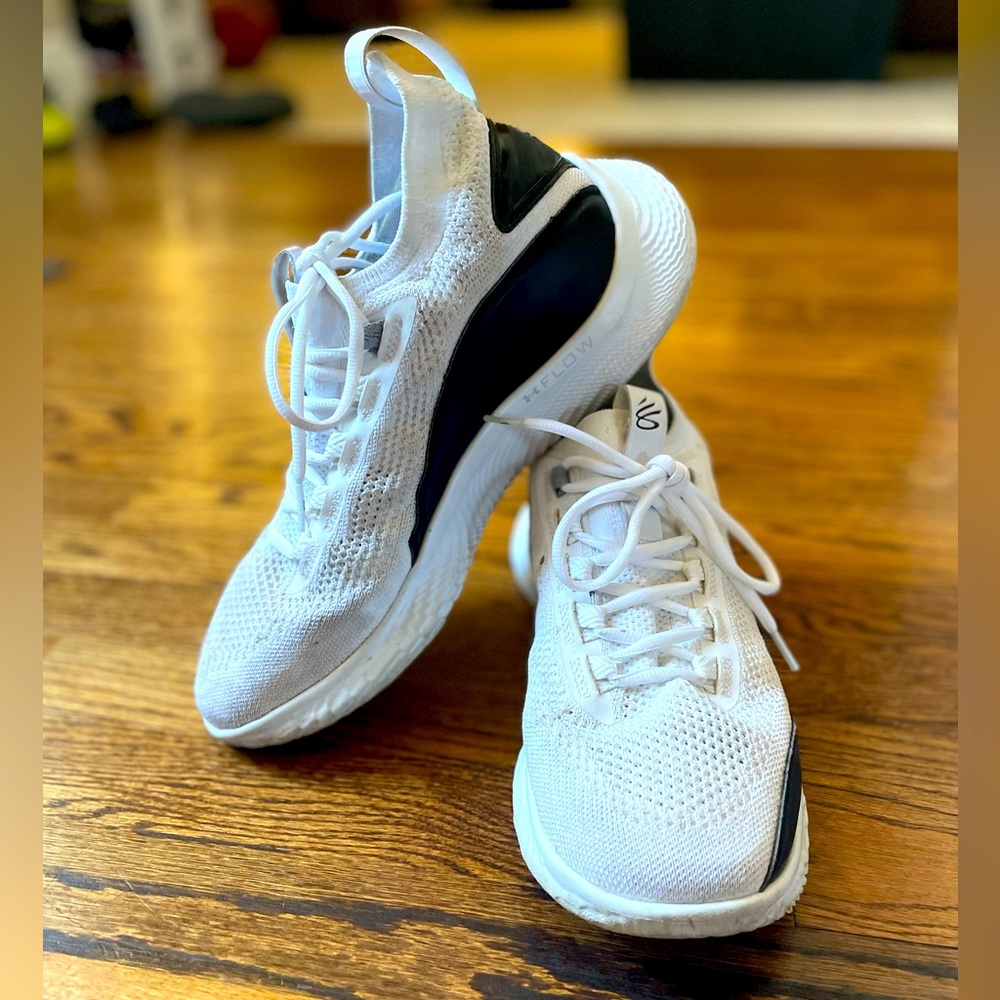 Under Armour Men’s Curry size 11.5, low rise shoes